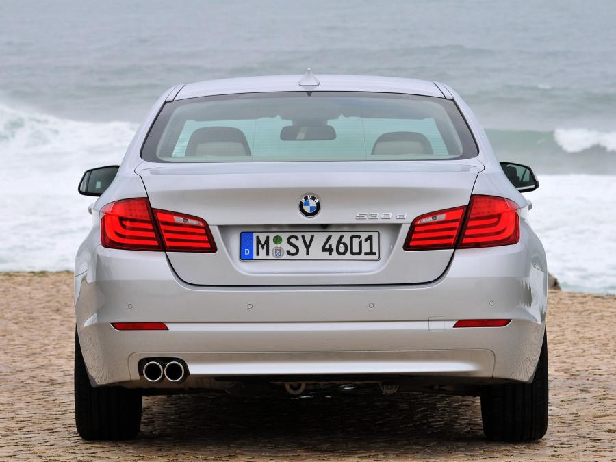  BMW 530d Sedan 2010 года  (фото 15 из 16)